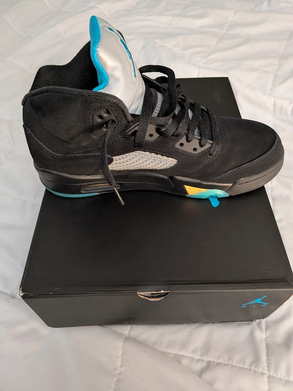 Jordan 5 Retro Aqua.